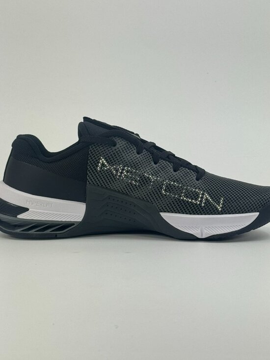 Athletic_Shoes